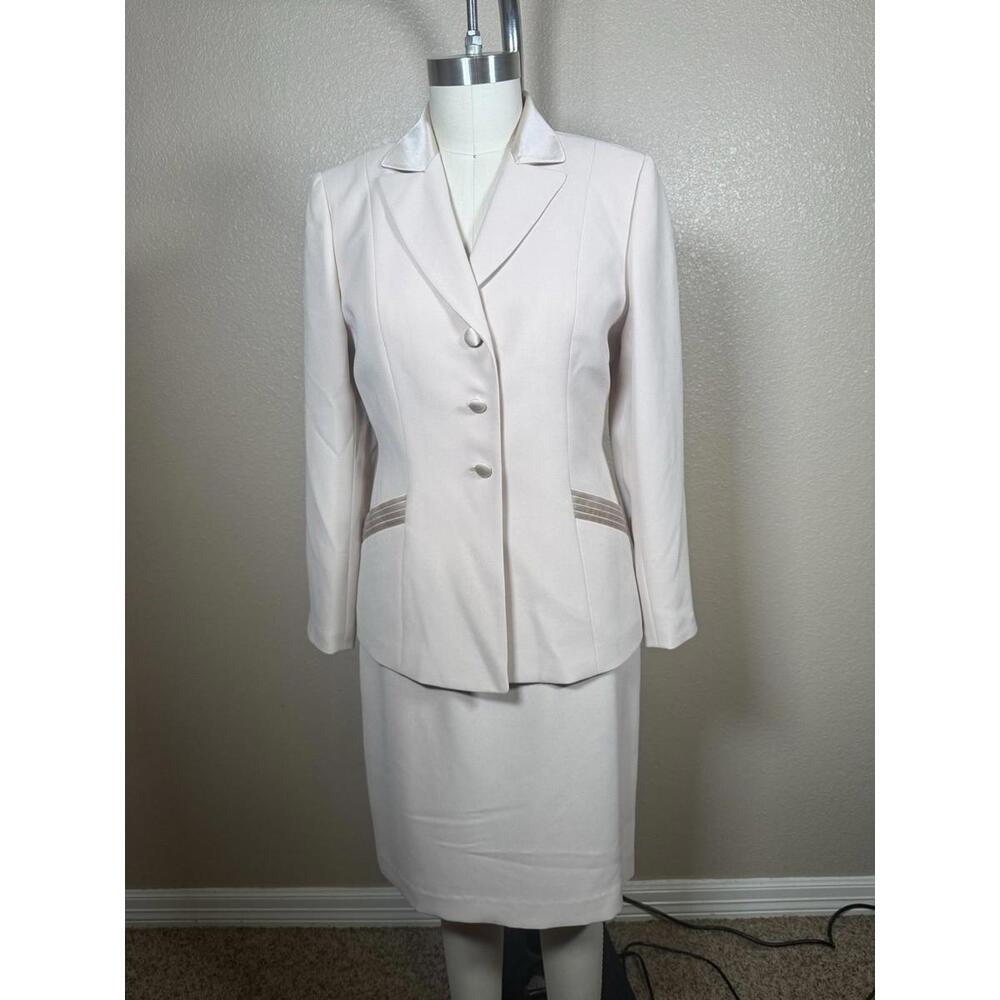 kasper Women Skirt Suit Petite Size 6P Beige‎ Church  Professional Church